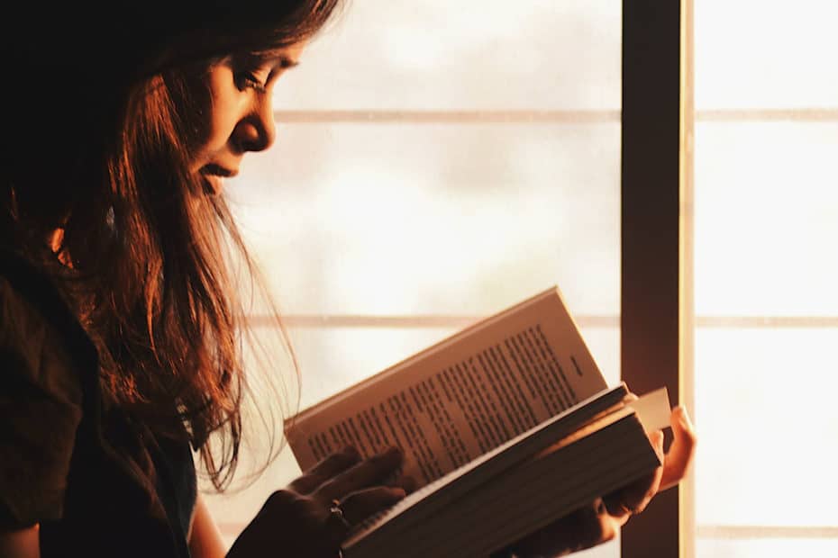 40 Astonishing Quotes on Reading To Remind You Of The Magic Of Books