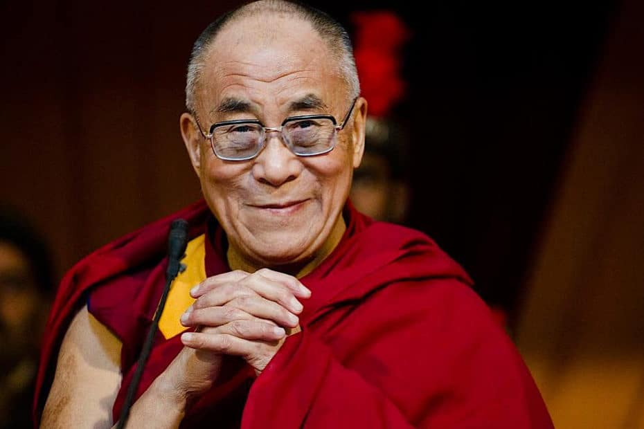 15 Deep Dalai Lama Quotes From The Art Of Happiness on Happiness, Suffering, and Purpose in Life