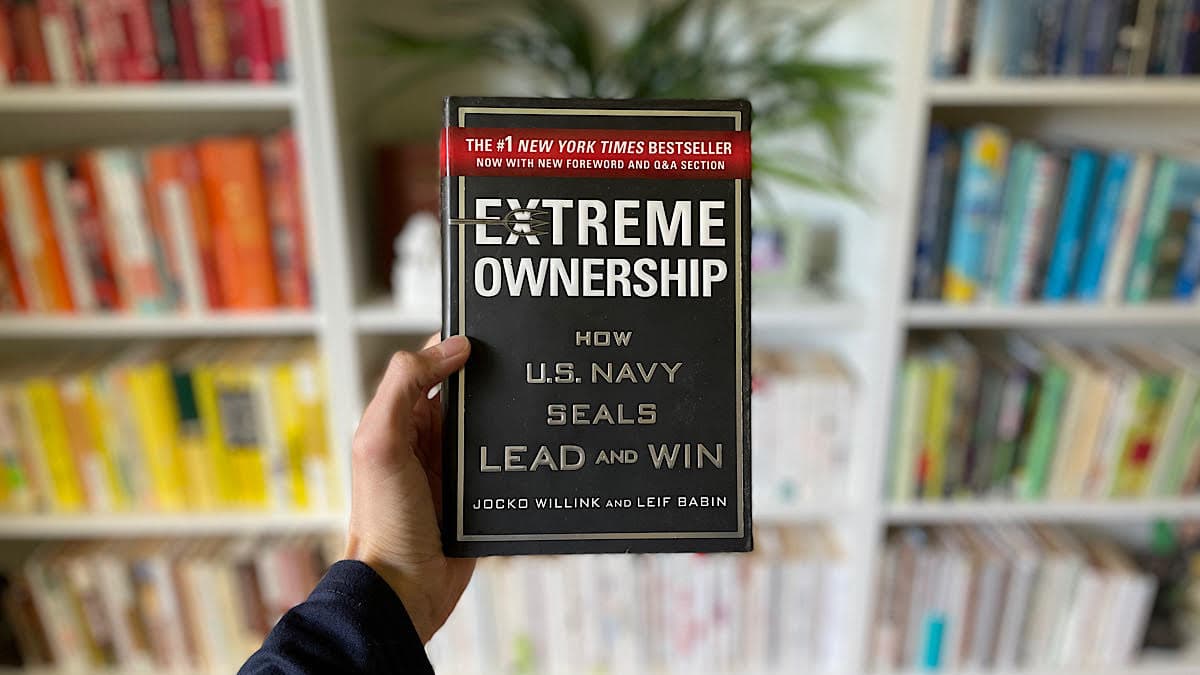 18 Powerful Quotes from Extreme Ownership That Will Help You Lead and Win